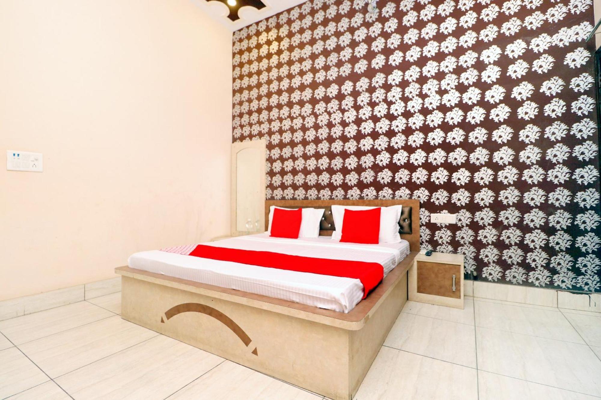 Hotel O Pushp Vatika Bhiwani Exterior foto